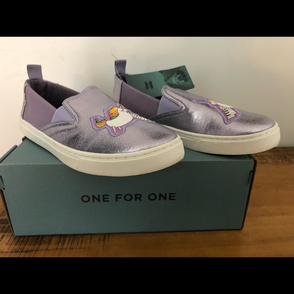 TOMS LUCA ORCHID FOIL CANVAS UNICORN - Brand New with tags and box- Youth size 6